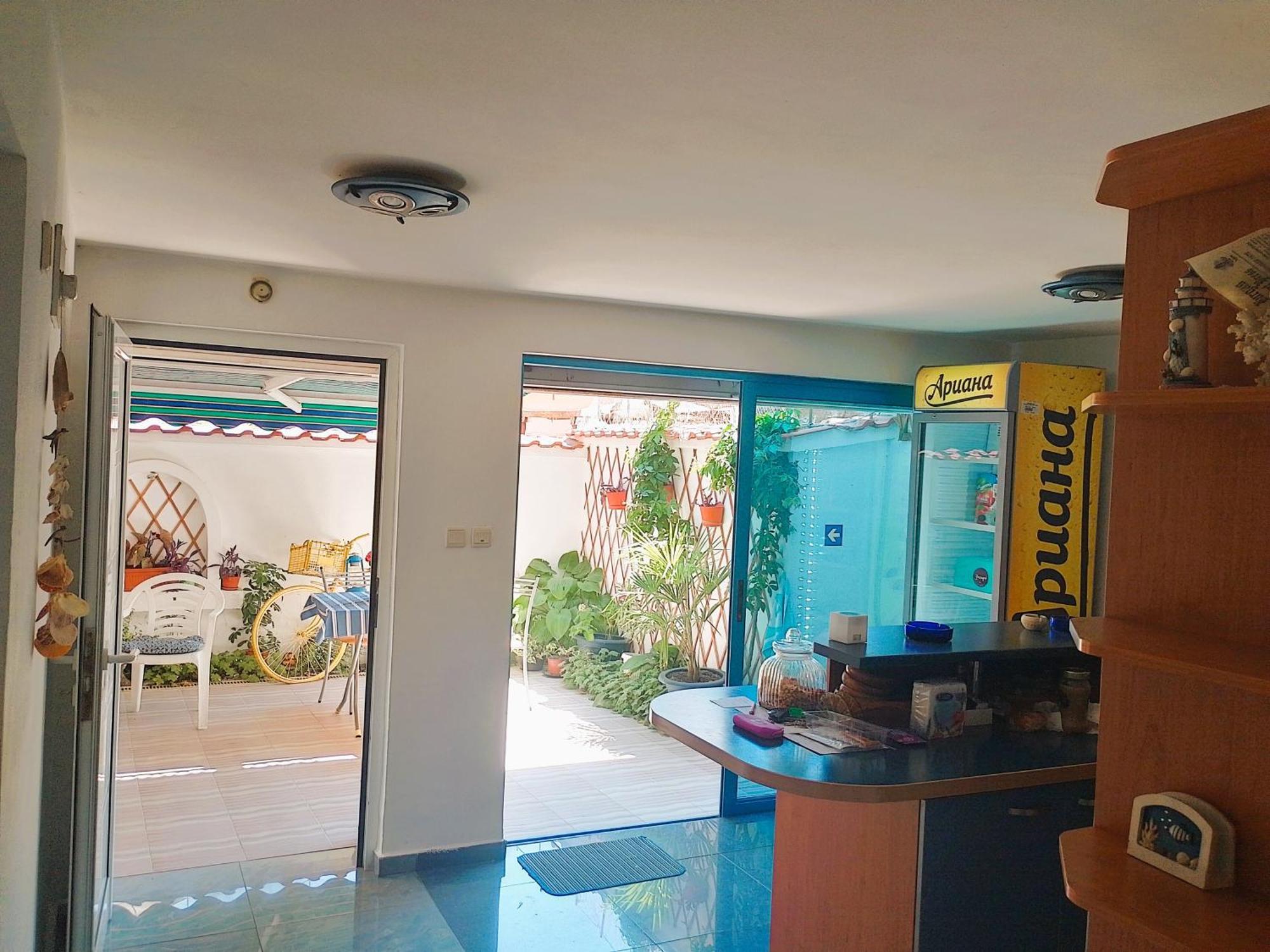 Lira Sto Apartments Поморие Экстерьер фото