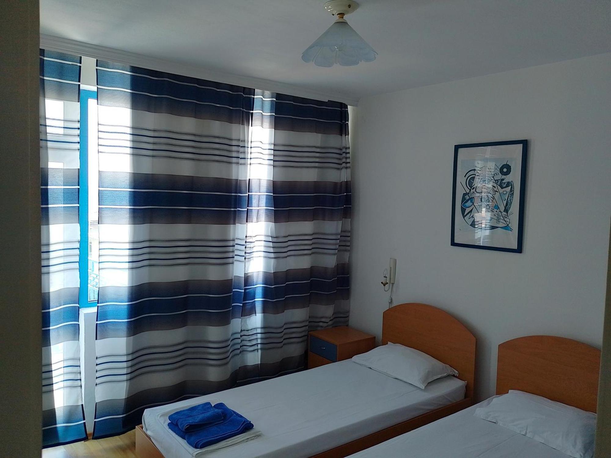 Lira Sto Apartments Поморие Экстерьер фото