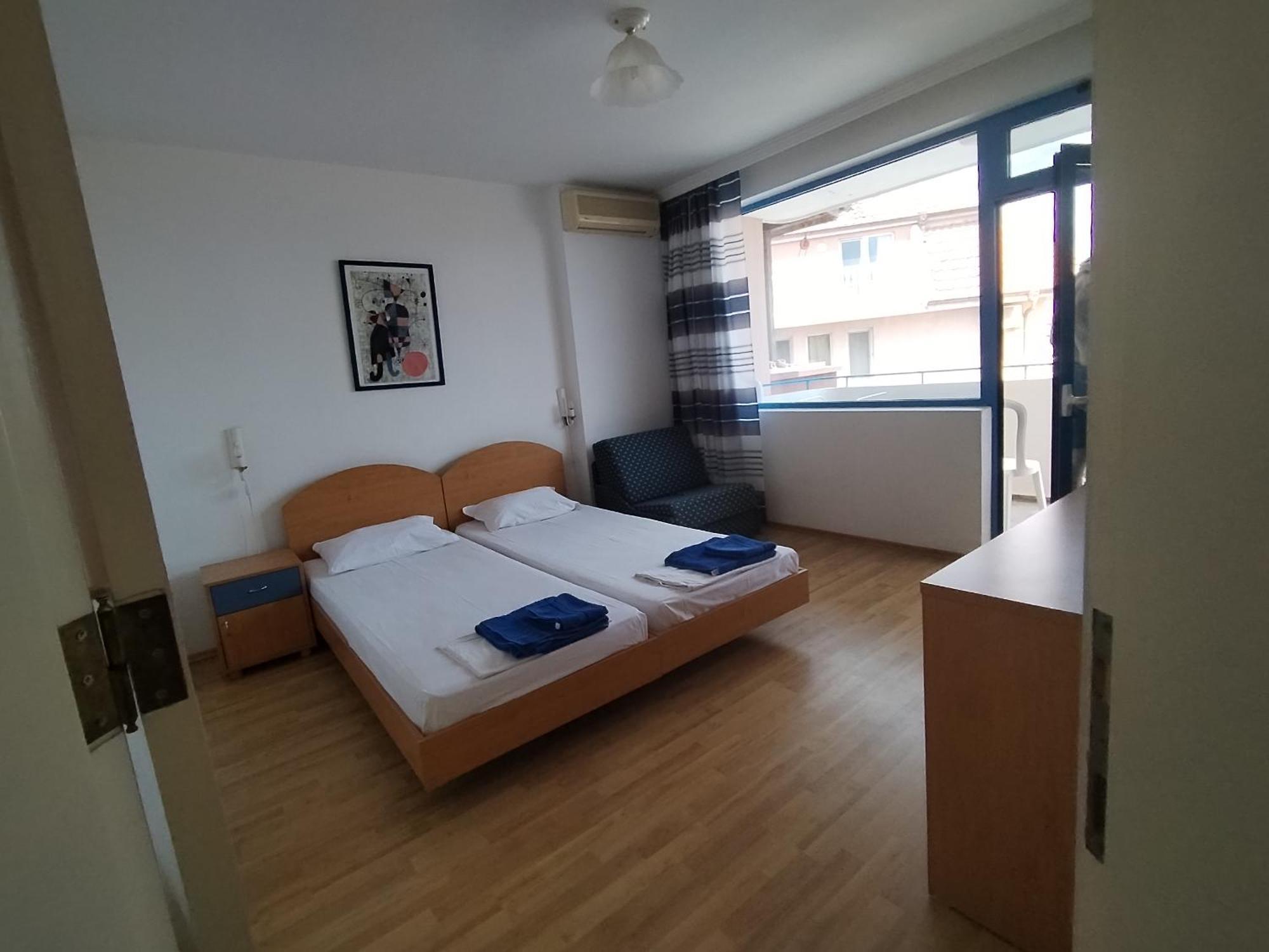 Lira Sto Apartments Поморие Экстерьер фото