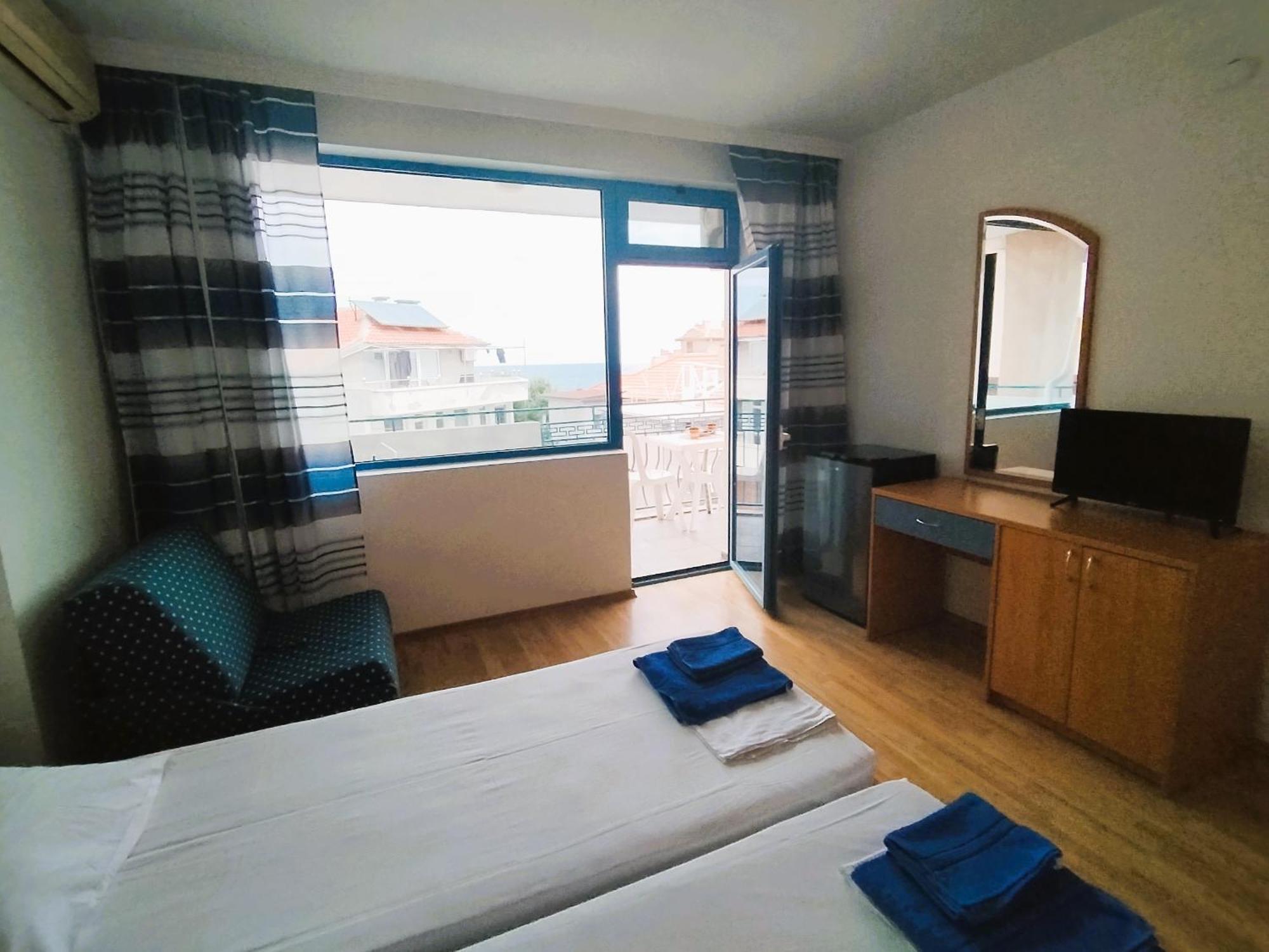Lira Sto Apartments Поморие Экстерьер фото