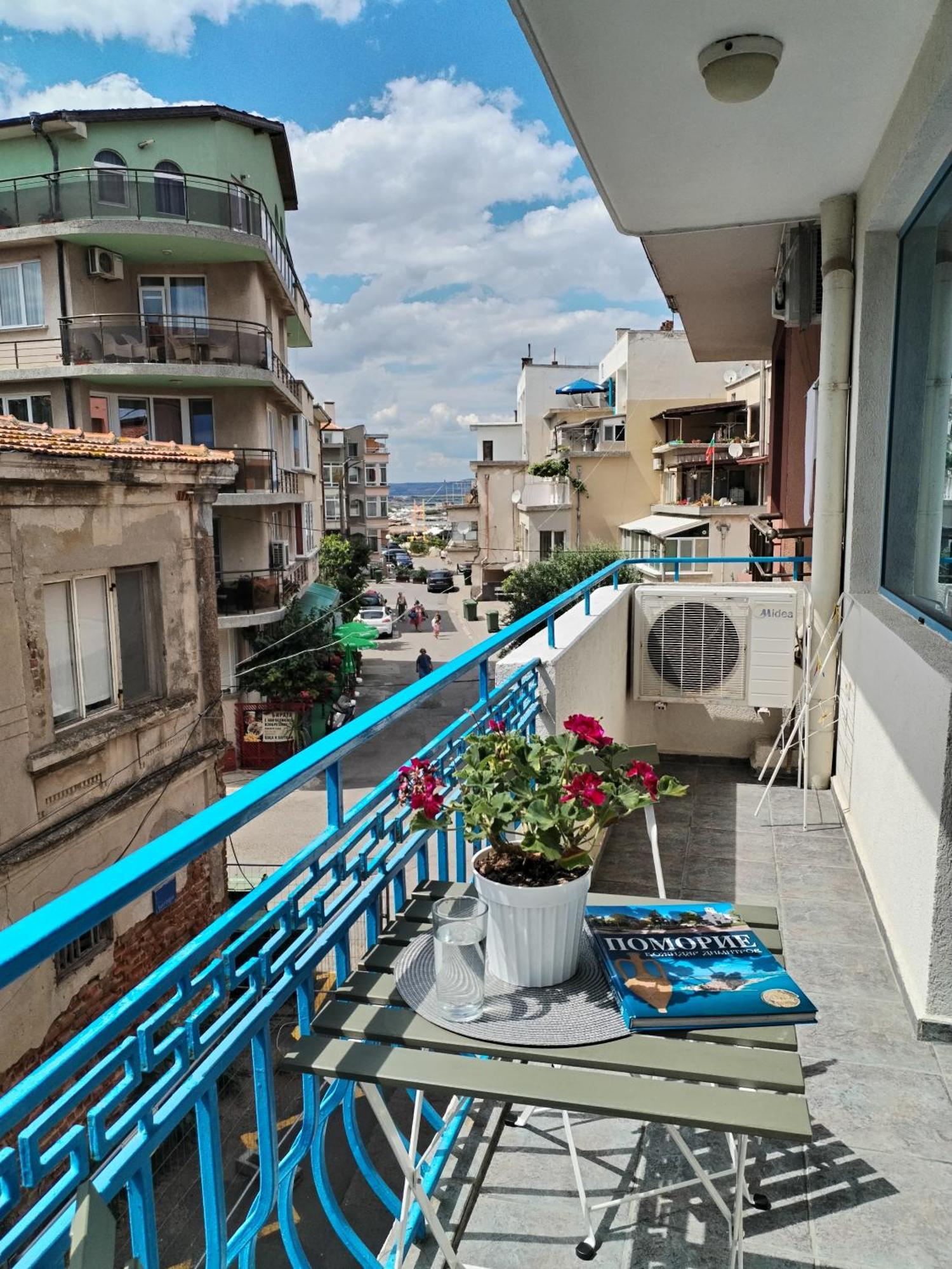 Lira Sto Apartments Поморие Экстерьер фото