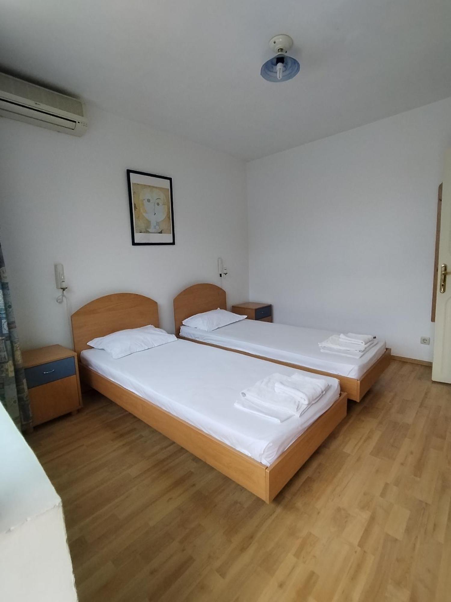 Lira Sto Apartments Поморие Экстерьер фото